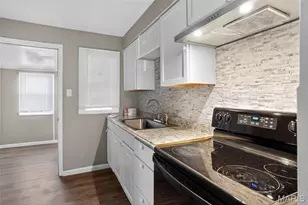 10129 Ashbrook Dr, Saint Louis, MO 63137 - Photo 10