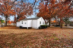 10129 Ashbrook Dr, Saint Louis, MO 63137 - Photo 8