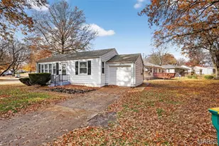 10129 Ashbrook Dr, Saint Louis, MO 63137 - Photo 4