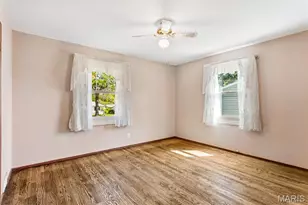 9208 Hallock Dr, Saint Louis, MO 63123 - Photo 12