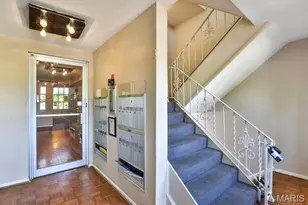 10374 Chimney Rock Dr, Saint Louis, MO 63146 - Photo 4