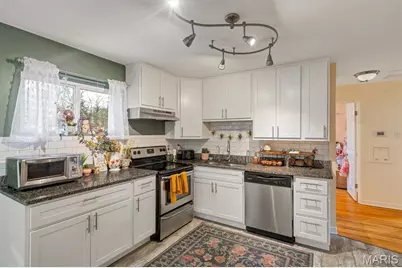 9100 Arvin Place, Saint Louis, MO 63123 - Photo 12