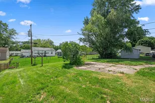 2490 Mullanphy Ln, Florissant, MO 63031 - Photo 32