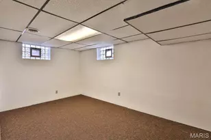 9150 Wayne Dr, Saint Louis, MO 63123 - Photo 26