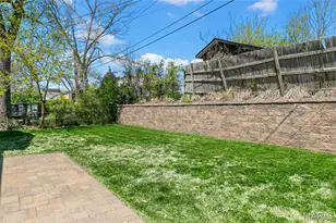 10421 Fourwinds Ct, Saint Louis, MO 63114 - Photo 34