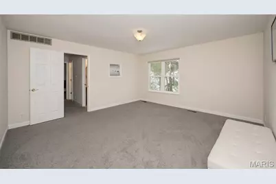 135 Greentrails Drive S, Chesterfield, MO 63017 - Photo 20