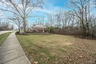 135 Greentrails Dr S, Chesterfield, MO 63017 - Photo 40