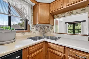 5162 Hollow Wood Ct, Saint Louis, MO 63128 - Photo 12