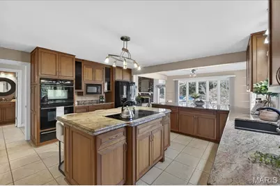 12044 Carberry Place, Town and Country, MO 63131 - Photo 10