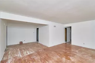 8641 Mayflower Ct, Saint Louis, MO 63132 - Photo 8