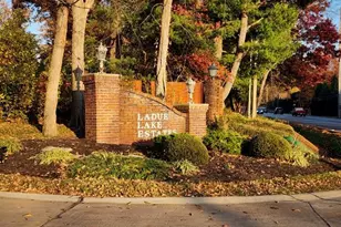 274 Falling Leaves Ct, Creve Coeur, MO 63141 - Photo 6