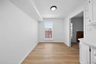 10358 Chimney Rock Dr, Creve Coeur, MO 63146 - Photo 6