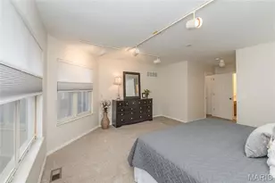 1048 King Henry Ct, Creve Coeur, MO 63146 - Photo 14