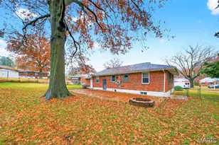 9279 Dell Ct, Bellefontaine Neighbors, MO 63137 - Photo 38
