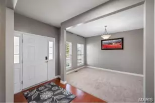 1092 Pierpoint Ln, Saint Charles, MO 63303 - Photo 4