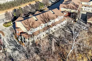 2714 Mcknight Crossing Ct, Rock Hill, MO 63124 - Photo 20