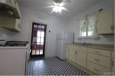 7028 Glades Avenue, Saint Louis, MO 63117 - Photo 6