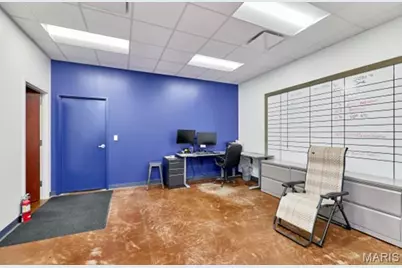 305 Parkway Industrial Drive, Lake Saint Louis, MO 63367 - Photo 10