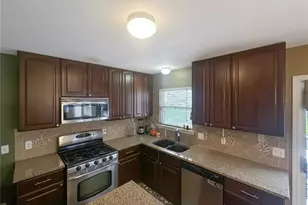 852 Molloy Dr, Saint Charles, MO 63366 - Photo 4