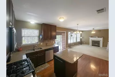 852 Molloy Drive, Saint Charles, MO 63366 - Photo 6