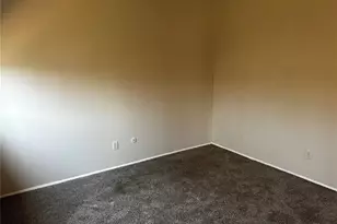 7609 Hazelcrest Dr, Hazelwood, MO 63042 - Photo 18