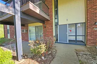 7609 Hazelcrest Dr, Hazelwood, MO 63042 - Photo 1