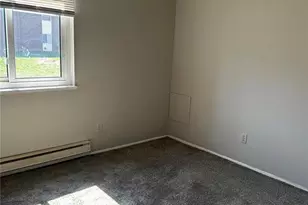 7609 Hazelcrest Dr, Hazelwood, MO 63042 - Photo 14