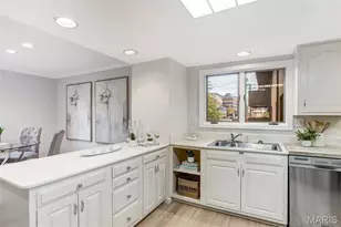303 N Meramec Ave, Clayton, MO 63105 - Photo 18