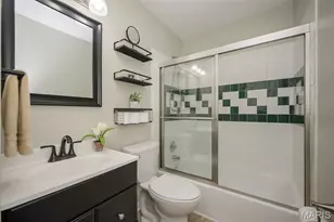 1528 Coachway Ln, Hazelwood, MO 63042 - Photo 8