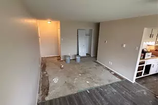 8751 Sieloff Dr, Hazelwood, MO 63042 - Photo 2