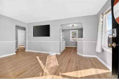 1923 Clare Court, Saint Louis, MO 63114 - Photo 6