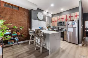 2211 Menard St, Saint Louis, MO 63104 - Photo 2