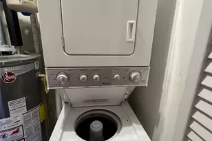 1107 Mariedale Ct, Kirkwood, MO 63122 - Photo 6