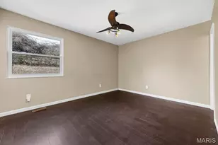 11955 Red Barn Ct, Florissant, MO 63033 - Photo 14