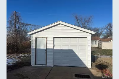 8139 Blanchard Drive, Berkeley, MO 63134 - Photo 2