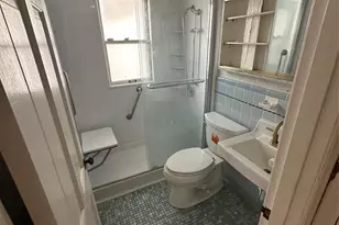 8139 Blanchard Dr, Berkeley, MO 63134 - Photo 12