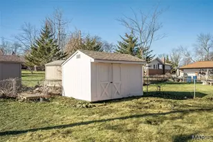 10081 Thorpe Ave, Saint Louis, MO 63114 - Photo 44