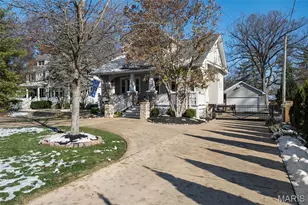 716 N Kirkwood Rd, Kirkwood, MO 63122 - Photo 2