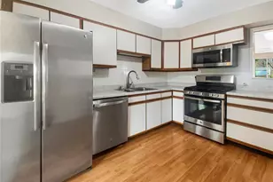 8414 Pilot Ct, Saint Louis, MO 63123 - Photo 2