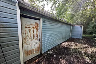 9833 Dennis Dr, Riverview, MO 63136 - Photo 16