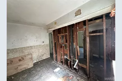 9833 Dennis Drive, Riverview, MO 63136 - Photo 8