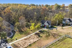 11069 New London Gravel Rd, Hannibal, MO 63401 - Photo 14