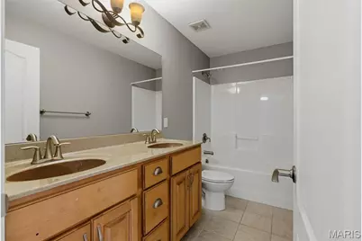 208 Vonbehren Drive, Chesterfield, MO 63005 - Photo 20