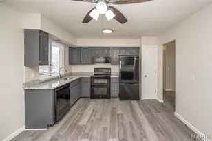 136 Universal Dr, Saint Peters, MO 63376 - Photo 14