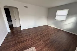 721 Beardsley Ct, Saint Louis, MO 63135 - Photo 2