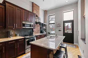 1913 Hickory St, Saint Louis, MO 63104 - Photo 16