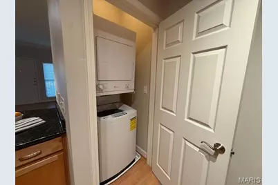 2716 McKnight Crossing Court, Saint Louis, MO 63124 - Photo 8