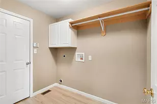 1704 Preston Centre Dr, Fenton, MO 63026 - Photo 16