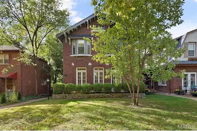 7118 Pershing Avenue, University City, MO 63130 - Photo 2