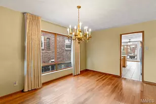 6541 Lindenwood Pl, Saint Louis, MO 63109 - Photo 8